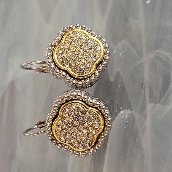 Clover Rhinestone Earrings Two-Tone Cable Silver Rhodium Gold Plated - Picture 5 of 12